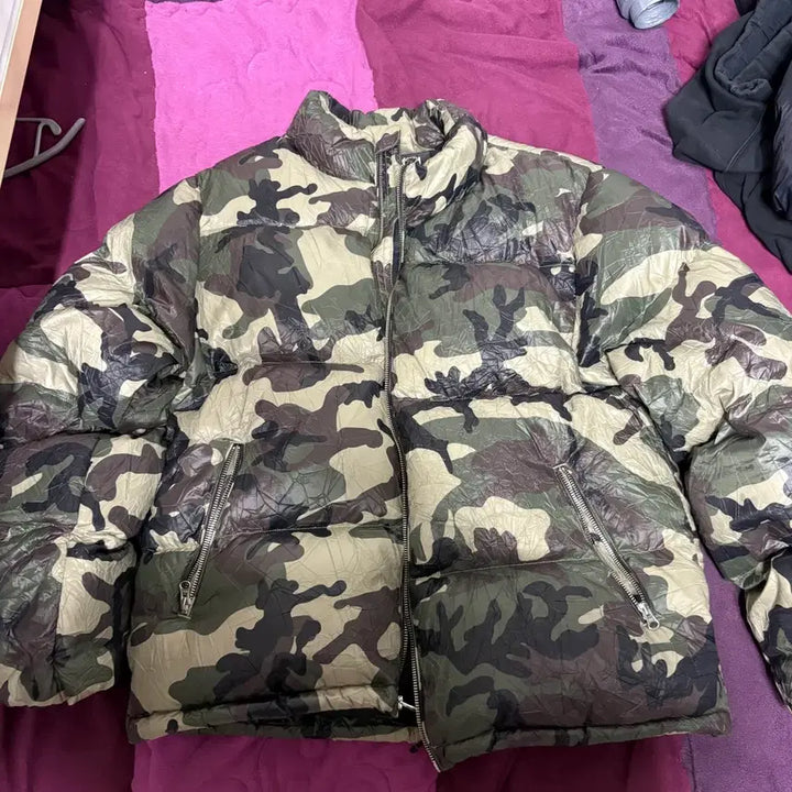 [BUNJANG] Stussy Wrinkle Nylon Down Puffer Woodland Camo M / 스투시 링클 나일론 다운 푸퍼 우드랜드 카모  M