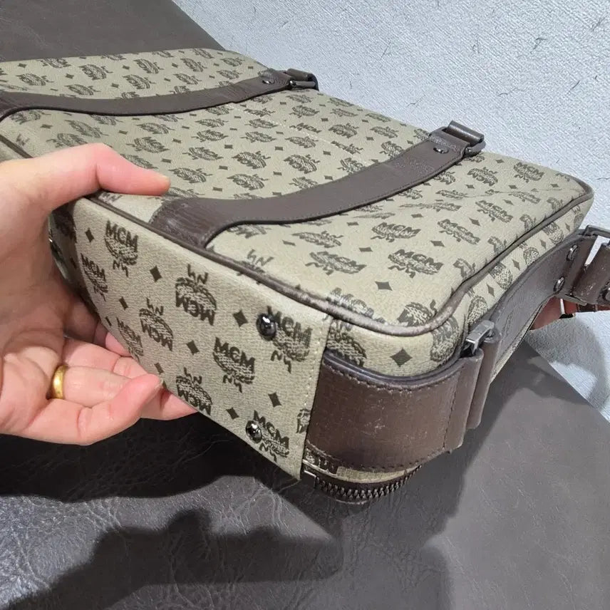 [SOLD OUT] MCM 로고 패턴 서류 가방