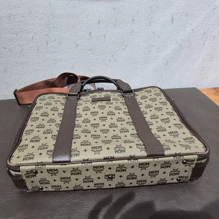 [SOLD OUT] MCM 로고 패턴 서류 가방