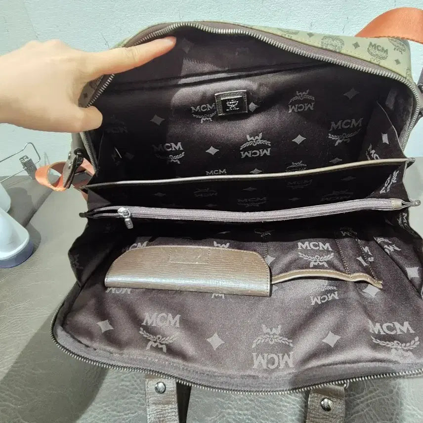 [SOLD OUT] MCM 로고 패턴 서류 가방