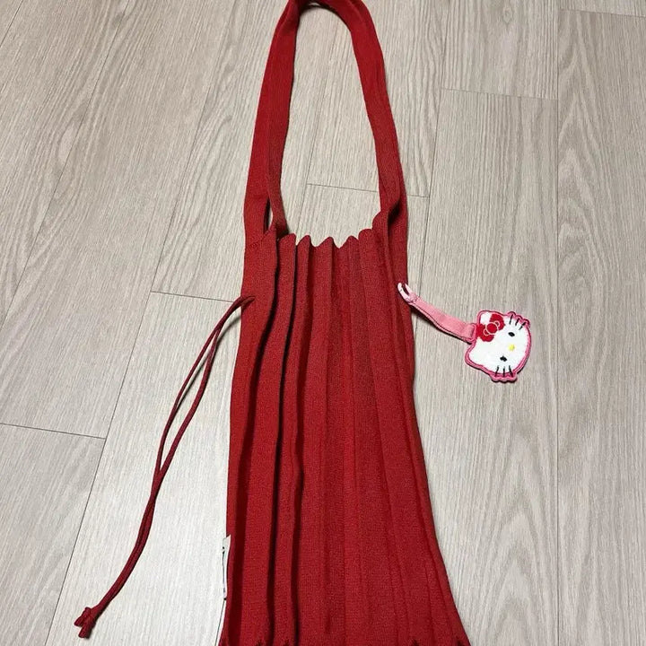[BUNJANG] Joseph &amp; Stacey Pleats Knit Bag with Hello Kitty Charm Set / 조셉앤스테이시 플리츠 니트백 + 헬로키티 키링 세트 판매