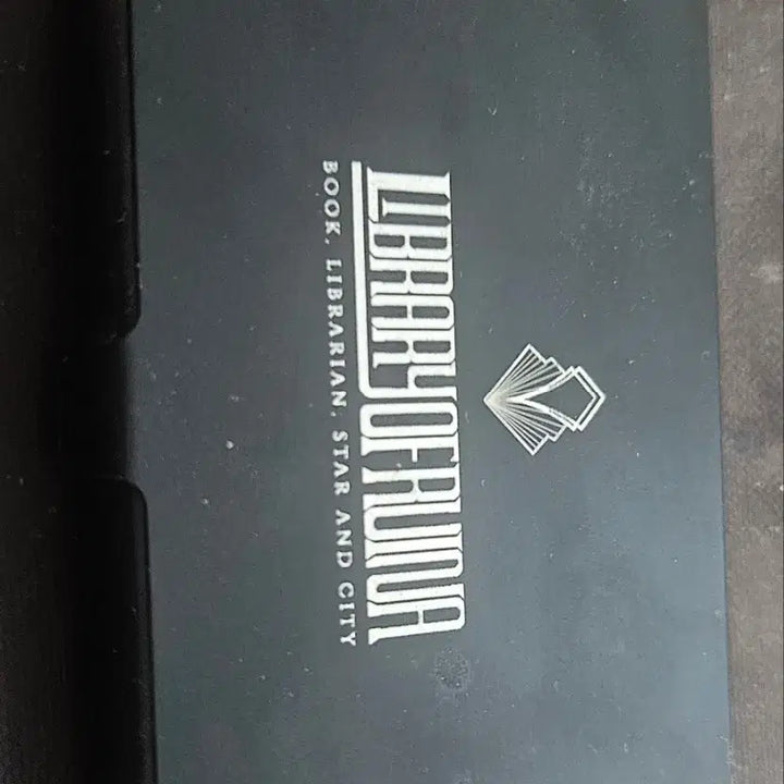 [SOLD OUT] 라이브러리 오브 루이나 뒷골목 테마 포토카드+케이스