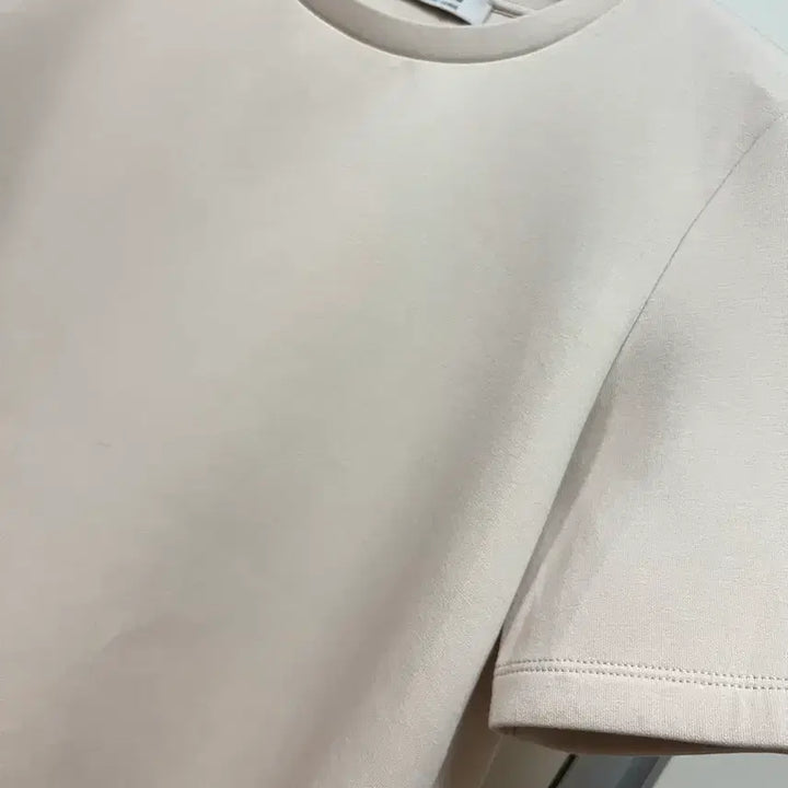 [BUNJANG] 24년 S 막스마라 피안코 스쿠바 티셔츠 반팔티 베이지 maxmara / 24년 S 막스마라 피안코 스쿠바 티셔츠 반팔티 베이지 maxmara