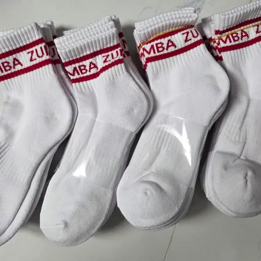 [SOLD OUT] ZUMBA 줌바 흰색 양말 새상품
