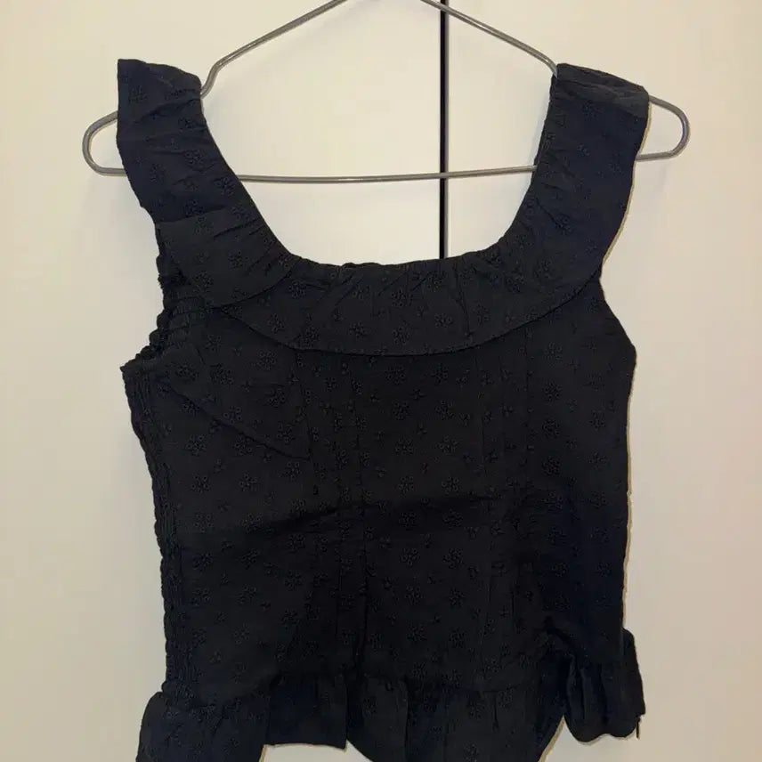[SOLD OUT] 제니오 카밀 스모크 탑 블랙