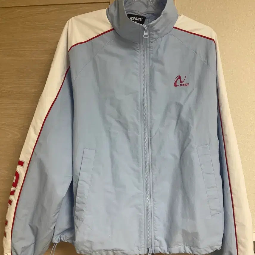 [BUNJANG] Nerdy Windbreaker Sky Blue Jacket / 널디 바람막이 스카이블루(새상품)