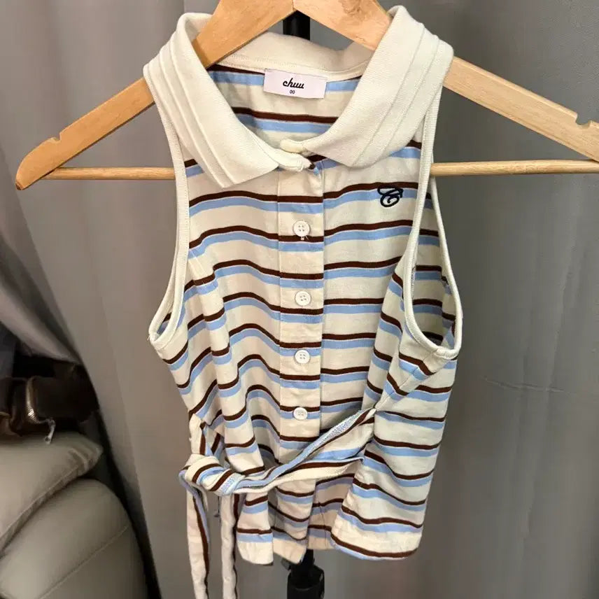 [SOLD OUT] 츄 chuu 스트라이프 카라 나시