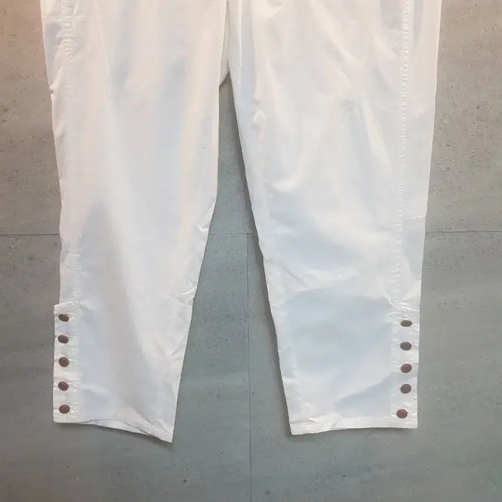 [BUNJANG] Jieor White Crop Pants / Jieor. 초럭셔리. 화이트 크롭 팬츠.