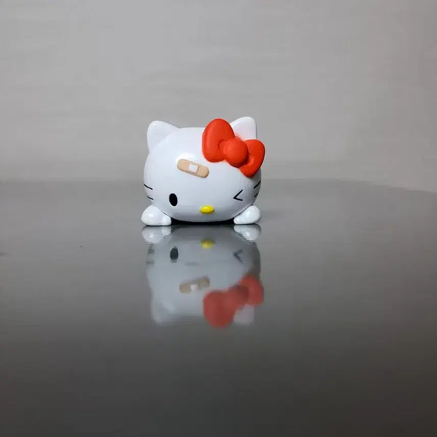 [BUNJANG] Sanrio Hello Kitty Figure / (5월까지 할인)산리오 헬로키티 꽈당 피규어