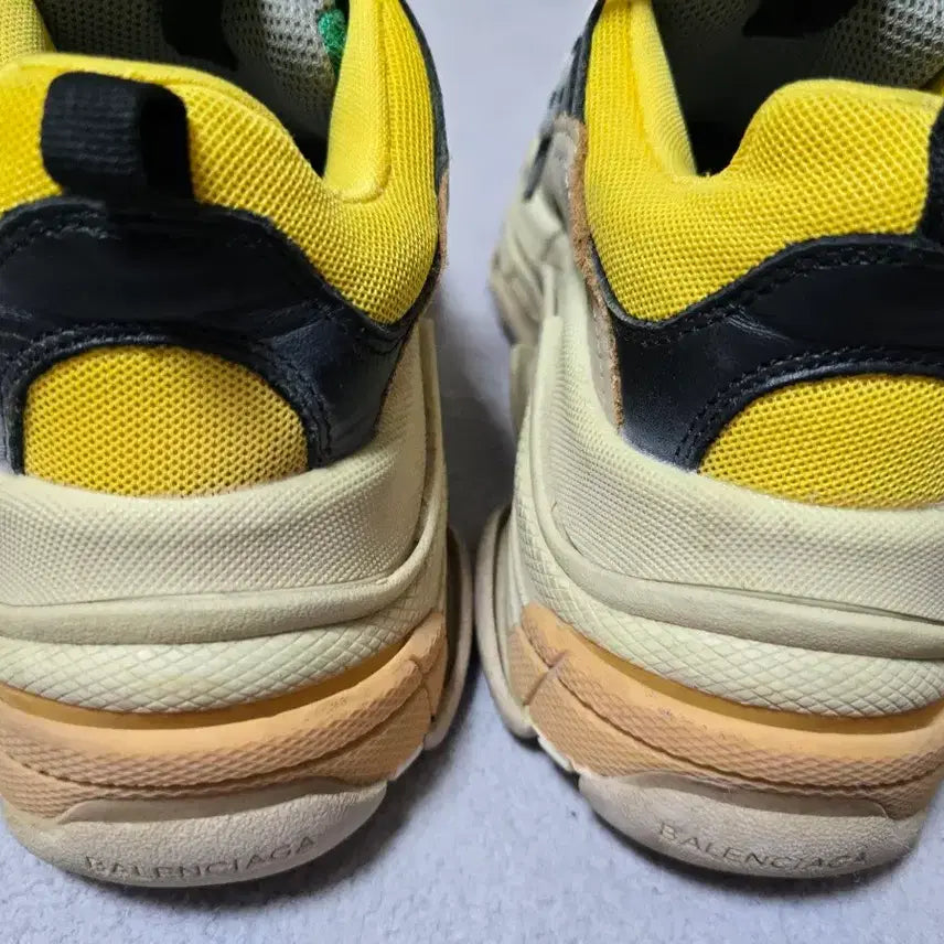[SOLD OUT] 발렌시아가 트리플S 스니커즈 38사이즈