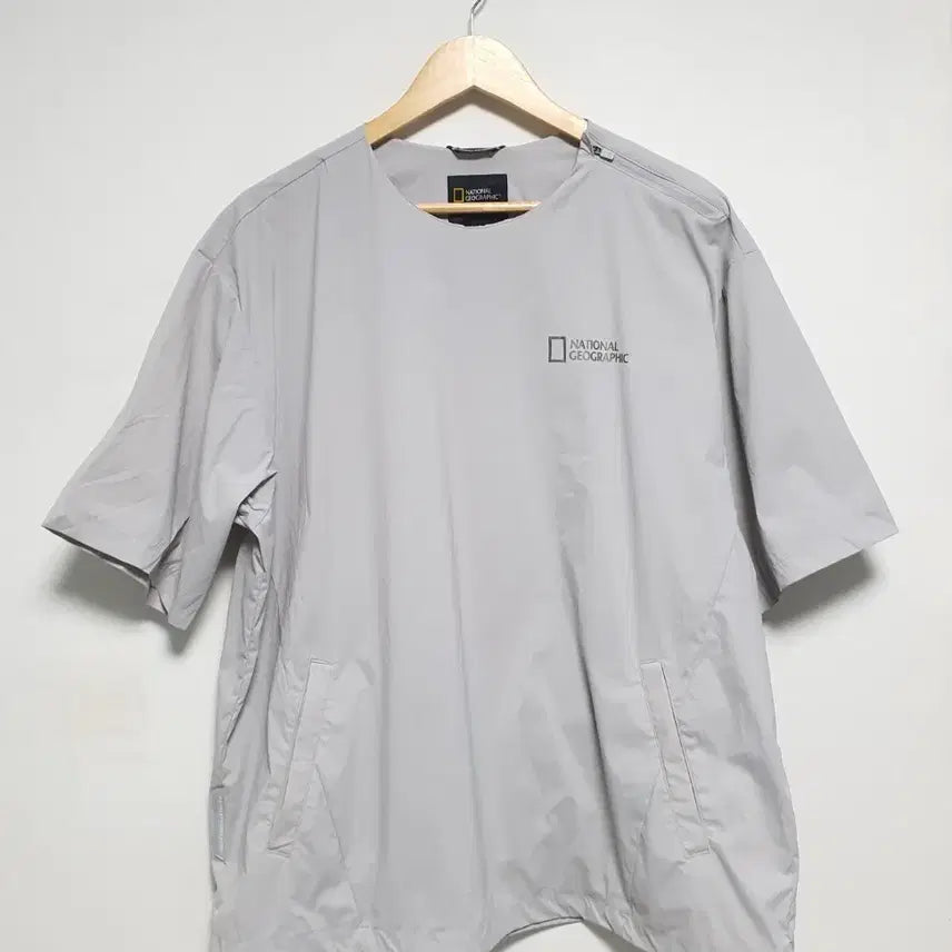 [SOLD OUT] 내셔널지오그래픽 기능성 반팔티 105사이즈 그레이