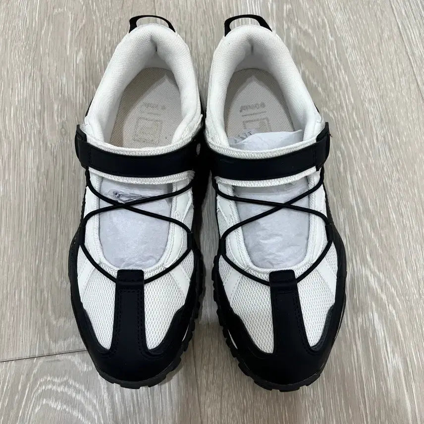 [SOLD OUT] 휠라 에샤페 벨크로 차정원 스니커즈 메리제인 발레코어 250