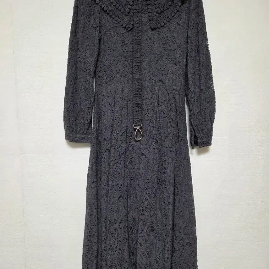 [SOLD OUT] 바이플로우 빅카라 레이스 벨트 원피스