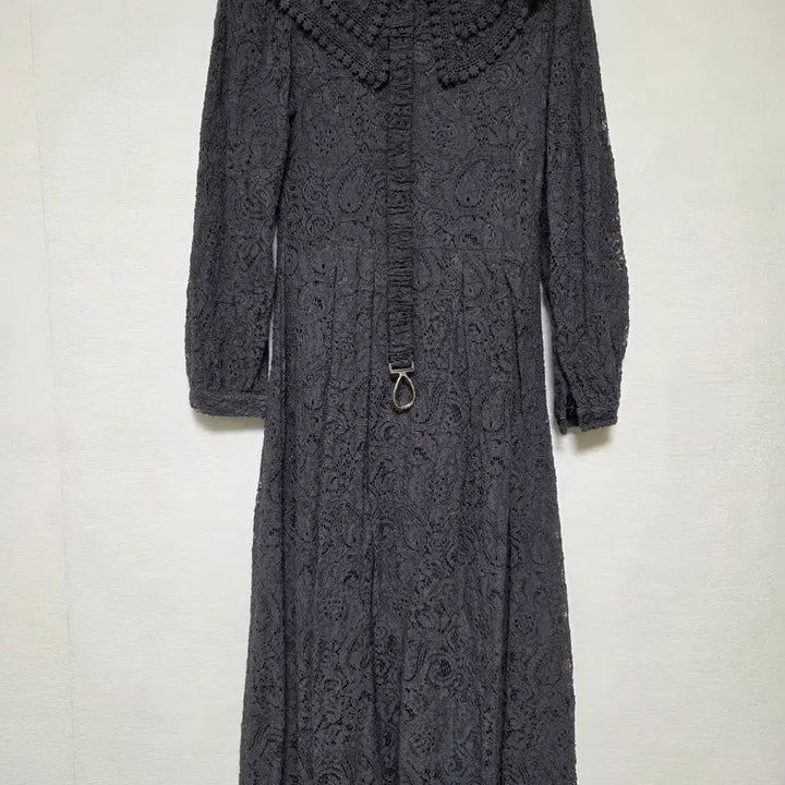 [SOLD OUT] 바이플로우 빅카라 레이스 벨트 원피스