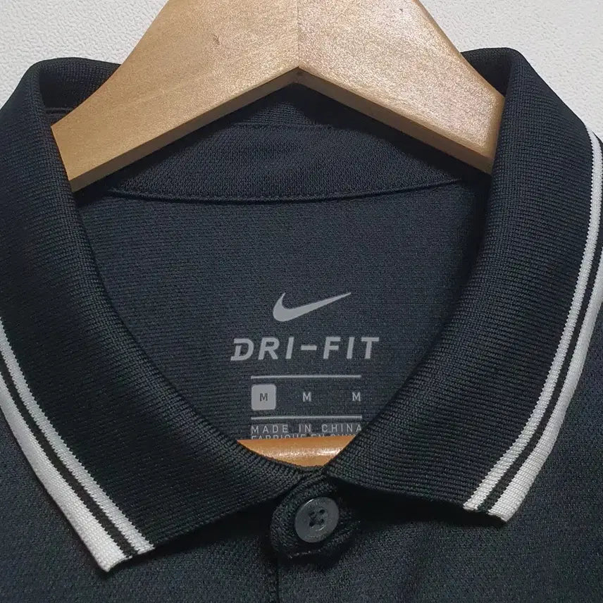 [SOLD OUT] 나이키 드라이핏 기능성 반팔 카라티 95사이즈 블랙