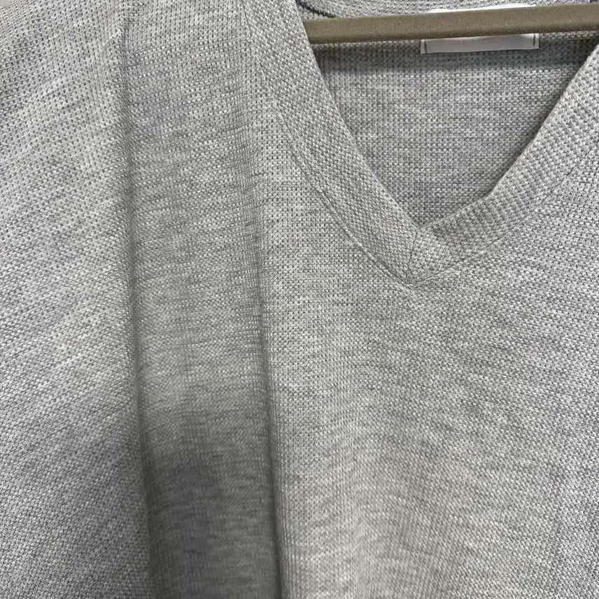 [BUNJANG] Gray V-neck Waffle Knit Sweatshirt / 그레이 브이넥와플맨투맨 티셔츠 무배
