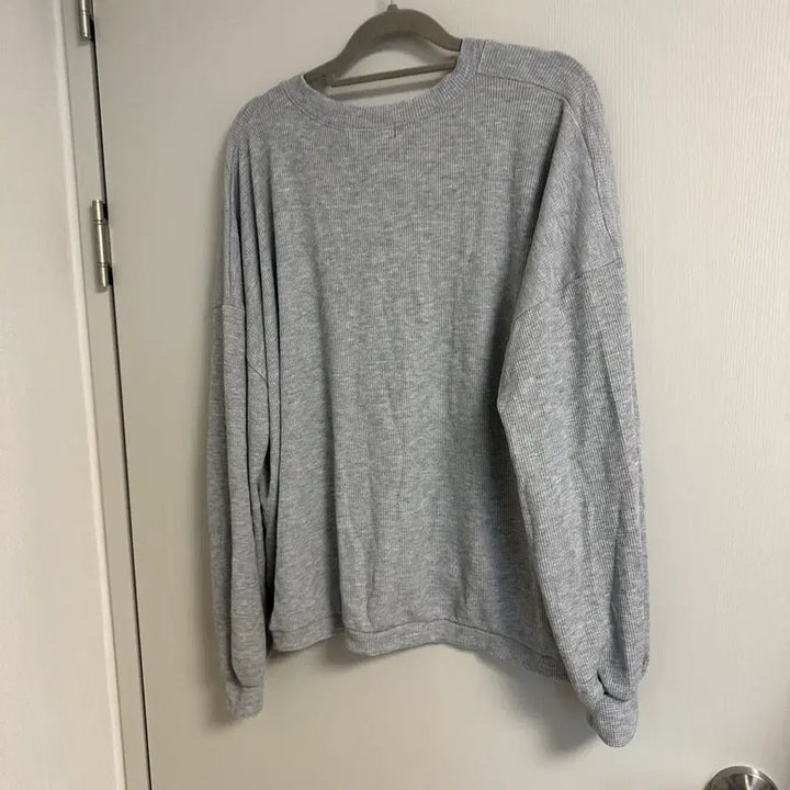 [BUNJANG] Gray V-neck Waffle Knit Sweatshirt / 그레이 브이넥와플맨투맨 티셔츠 무배