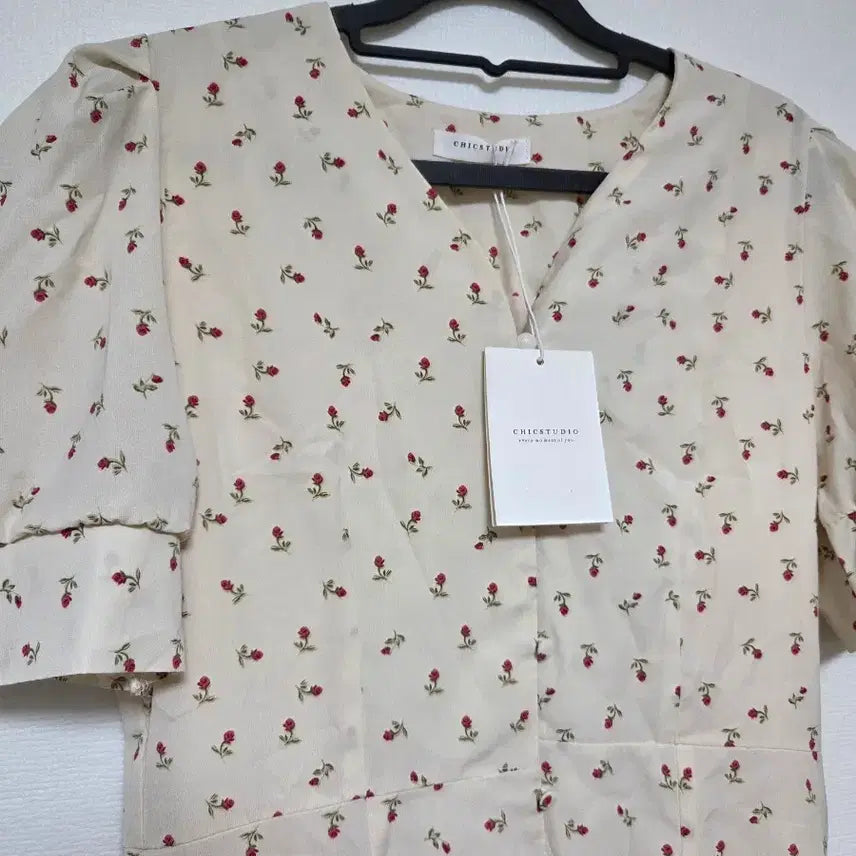[SOLD OUT] (택o/새상품) 미니로즈패턴 퍼프소매 원피스