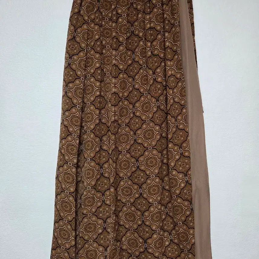 [BUNJANG] Geometric Pattern Wrap Skirt / 브라운 기하학 패턴 랩 스커트