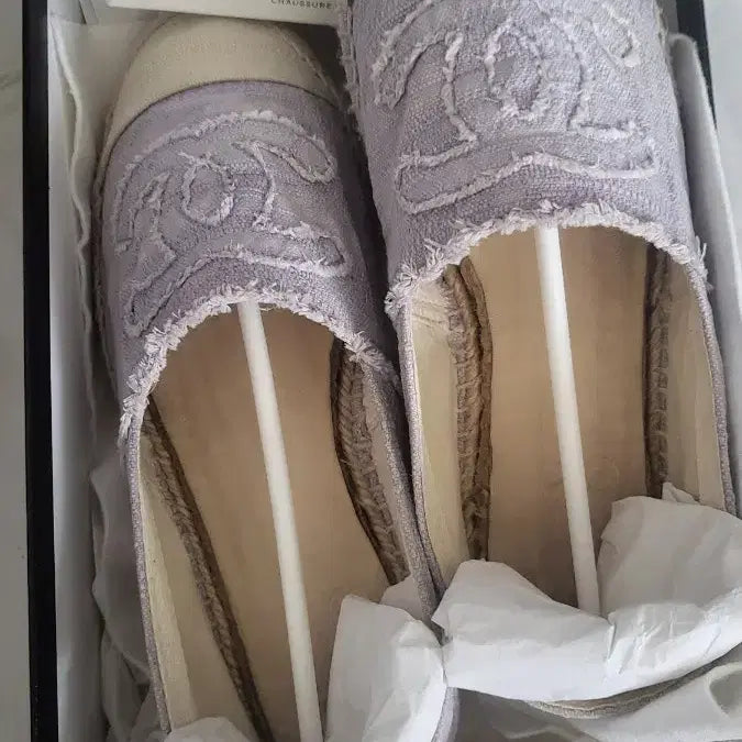 [BUNJANG] Chanel Espadrille Two-Tone Canvas Shoes / 샤넬 에스파듀 투톤 캔버스 38사이즈(235추천)