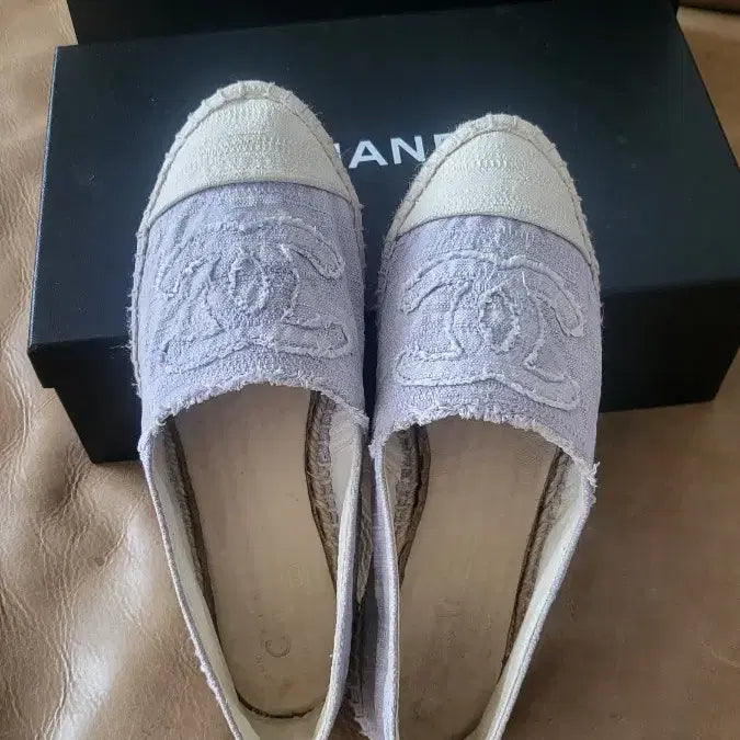 [BUNJANG] Chanel Espadrille Two-Tone Canvas Shoes / 샤넬 에스파듀 투톤 캔버스 38사이즈(235추천)