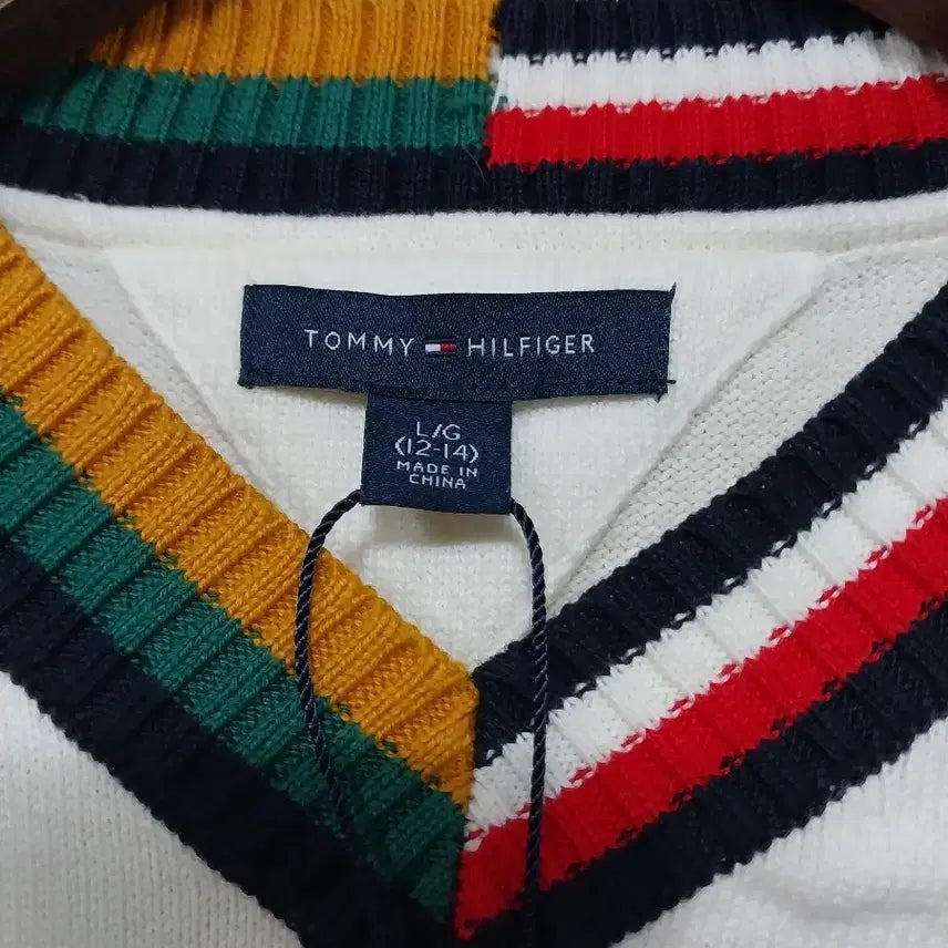 [BUNJANG] Tommy Hilfiger H Logo V-Neck Knit Sweater / 타미힐피거 H로고 브이넥 니트