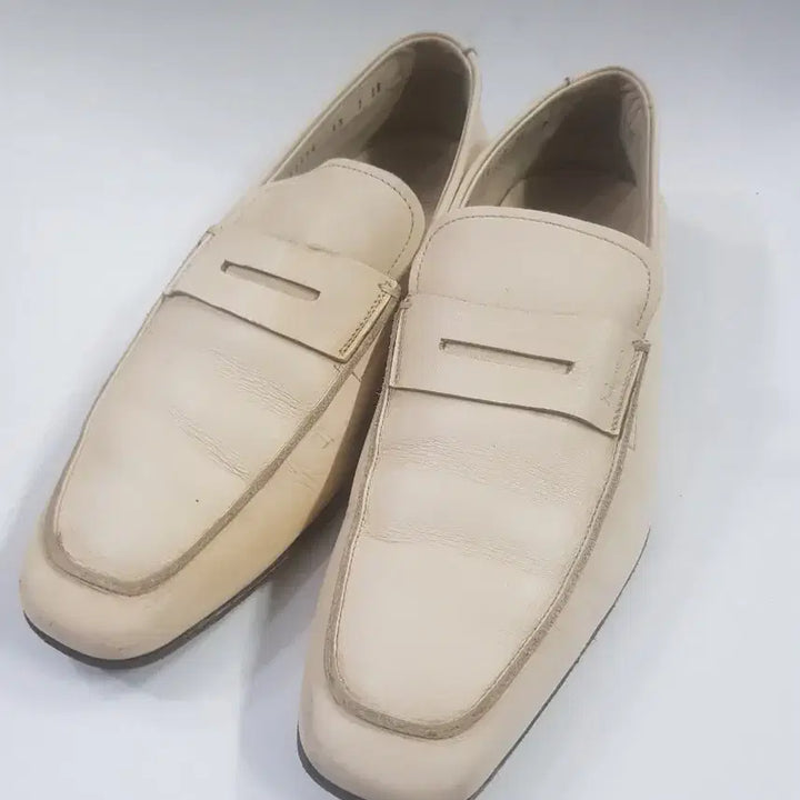 [BUNJANG] Salvatore Ferragamo Ivory Loafers Size 7 2E / 페라가모. 아이보리 로퍼.