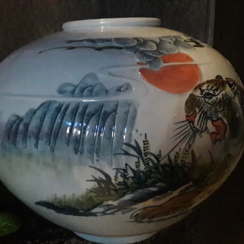 [BUNJANG] Korean Moon Jar (Tiger Painting) / 달항아리 (호랑이 그림)