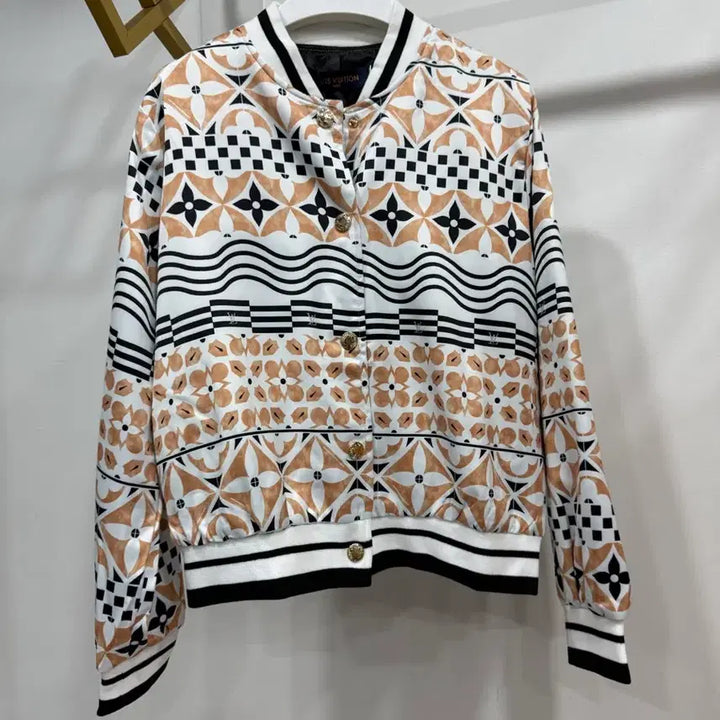 [SOLD OUT] 여성 패턴 봄버 자켓66까지