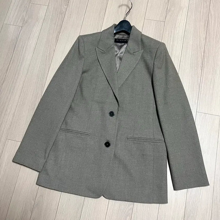 [BUNJANG] 21년 시슬리 SISLEY 투버튼 자켓 카키그레이 봄가을정장오피스룩출근룩 / 21년 시슬리 SISLEY 투버튼 자켓 카키그레이 봄가을정장오피스룩출근룩