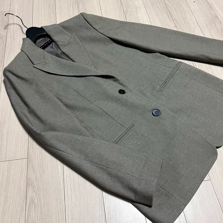 [BUNJANG] 21년 시슬리 SISLEY 투버튼 자켓 카키그레이 봄가을정장오피스룩출근룩 / 21년 시슬리 SISLEY 투버튼 자켓 카키그레이 봄가을정장오피스룩출근룩