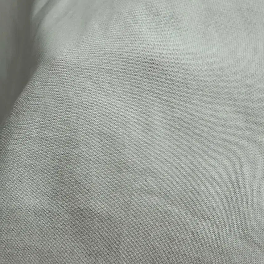 [SOLD OUT] 화이트 큐빅 잛은 반팔 티셔츠