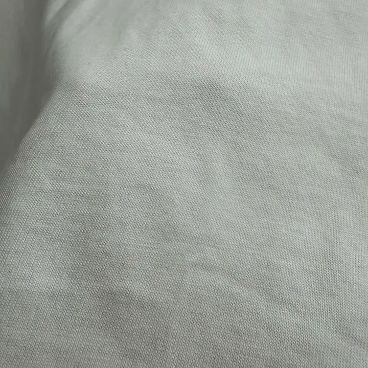 [SOLD OUT] 화이트 큐빅 잛은 반팔 티셔츠