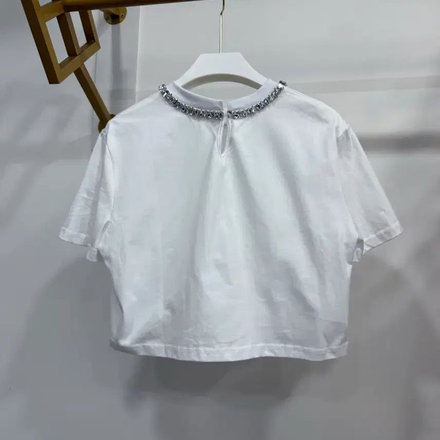 [SOLD OUT] 화이트 큐빅 잛은 반팔 티셔츠