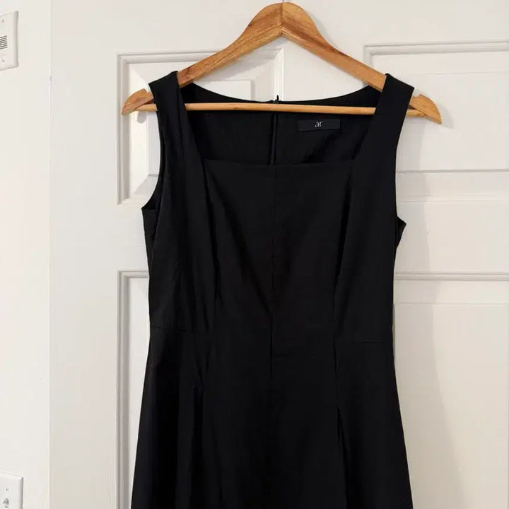 [SOLD OUT] 어라운드율 블랙 원피스
