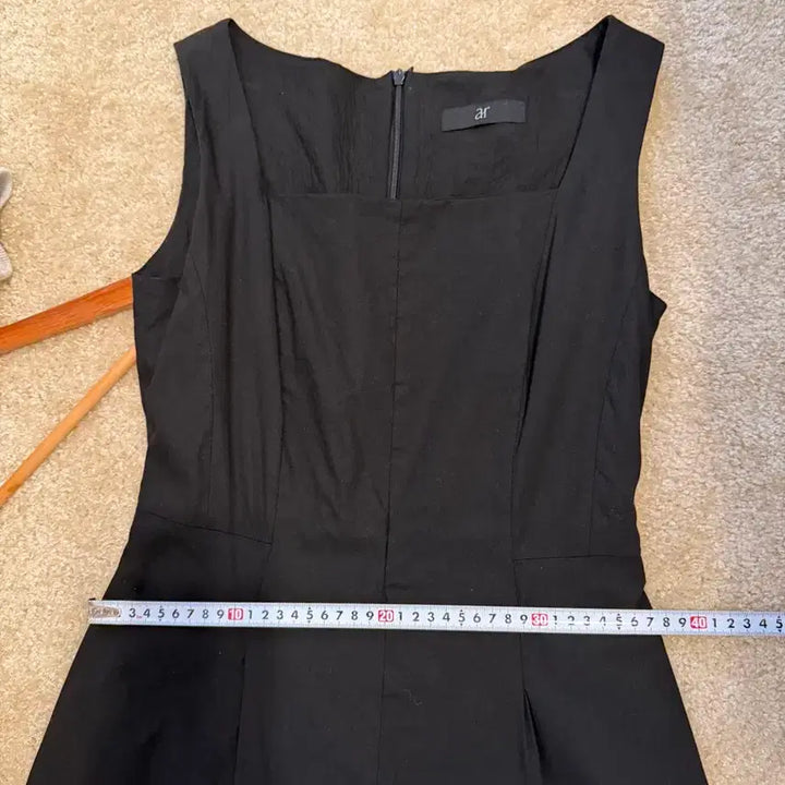 [SOLD OUT] 어라운드율 블랙 원피스