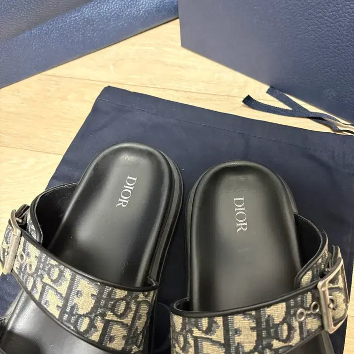 [BUNJANG] (정품, 42사이즈) 디올 오블리크 아쿠아 샌들 슬리퍼 / (정품, 42사이즈) 디올 오블리크 아쿠아 샌들 슬리퍼