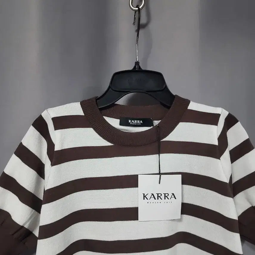 [SOLD OUT] KARRA 카라 스트라이프 니트(새상품)