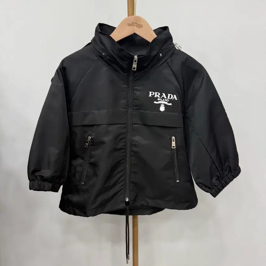[SOLD OUT] 귀여운 블랙 바람막이 7분 자켓 66까지