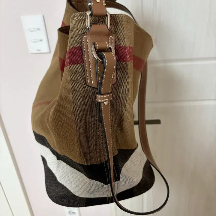 [BUNJANG] Burberry Hobo Bag / 버버리 호보백