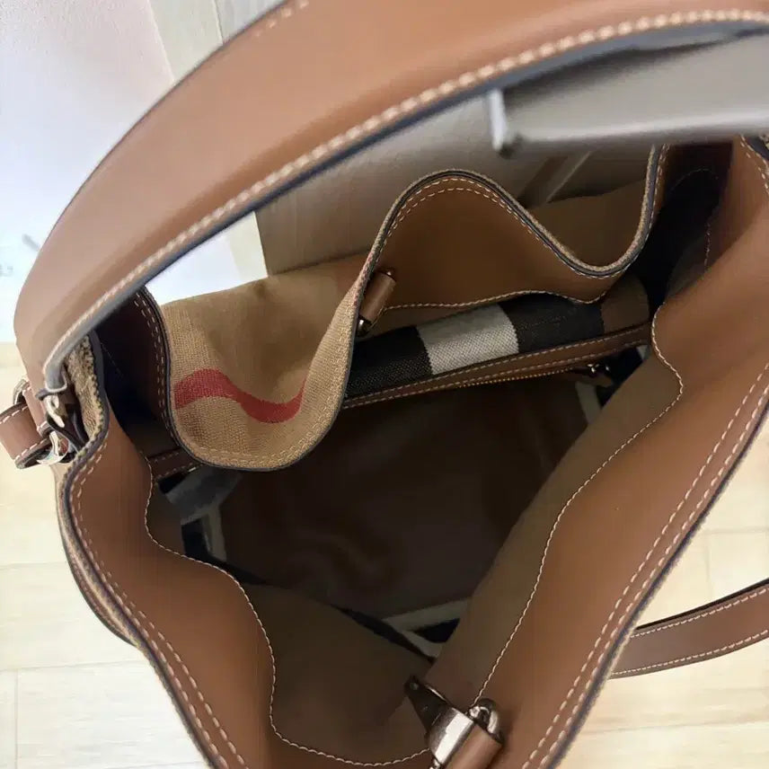 [BUNJANG] Burberry Hobo Bag / 버버리 호보백