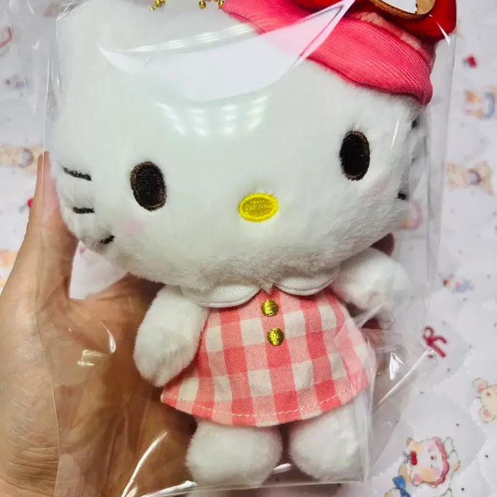 [BUNJANG] 산리오 깅엄체크 시리즈 키티 마스코트 판매합니다! / 산리오 깅엄체크 시리즈 키티 마스코트 판매합니다!