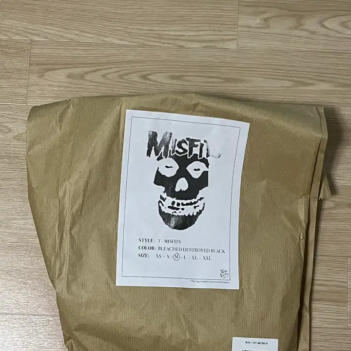 [BUNJANG] 와일드동키 미스피츠 블랙 티셔츠 M / 와일드동키 미스피츠 블랙 티셔츠 M