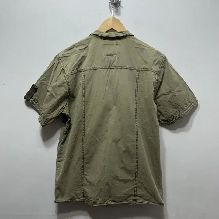 [BUNJANG] Wie Khaki Short Sleeve Shirt with Damage Detail (Size M) / Wie 카키색 반팔 셔츠 데미지 디테일 M