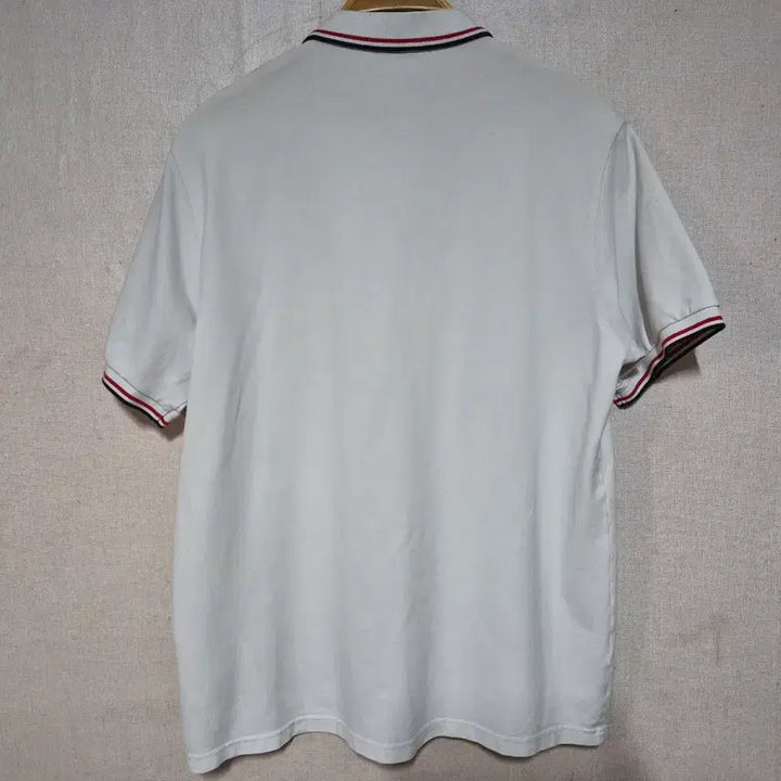[SOLD OUT] 몽클레어 화이트 배색 반팔 폴로티 (우리100)