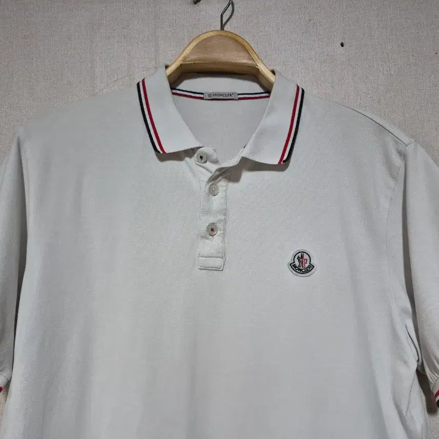 [SOLD OUT] 몽클레어 화이트 배색 반팔 폴로티 (우리100)