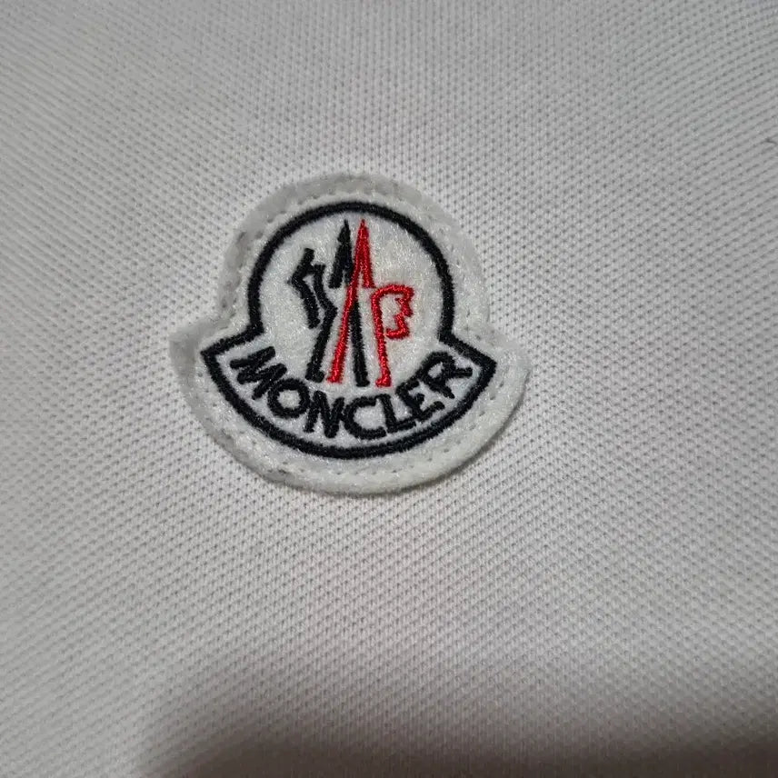[SOLD OUT] 몽클레어 화이트 배색 반팔 폴로티 (우리100)