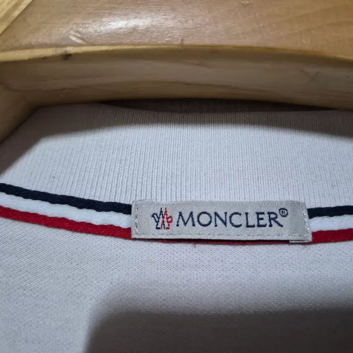 [SOLD OUT] 몽클레어 화이트 배색 반팔 폴로티 (우리100)