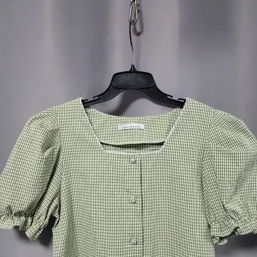 [SOLD OUT] 잔체크 퍼프 블라우스