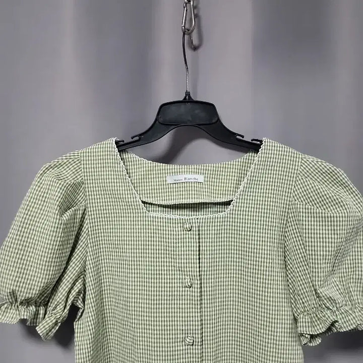 [SOLD OUT] 잔체크 퍼프 블라우스